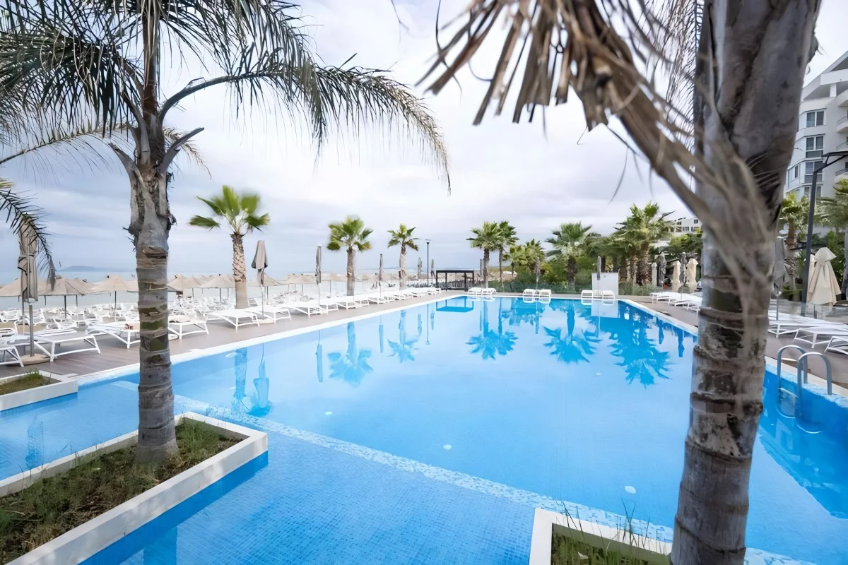 Verblijf tijdens je all inclusive vakantie in het Brilliant Hotel & Spa gelegen in Qerret Albanie.