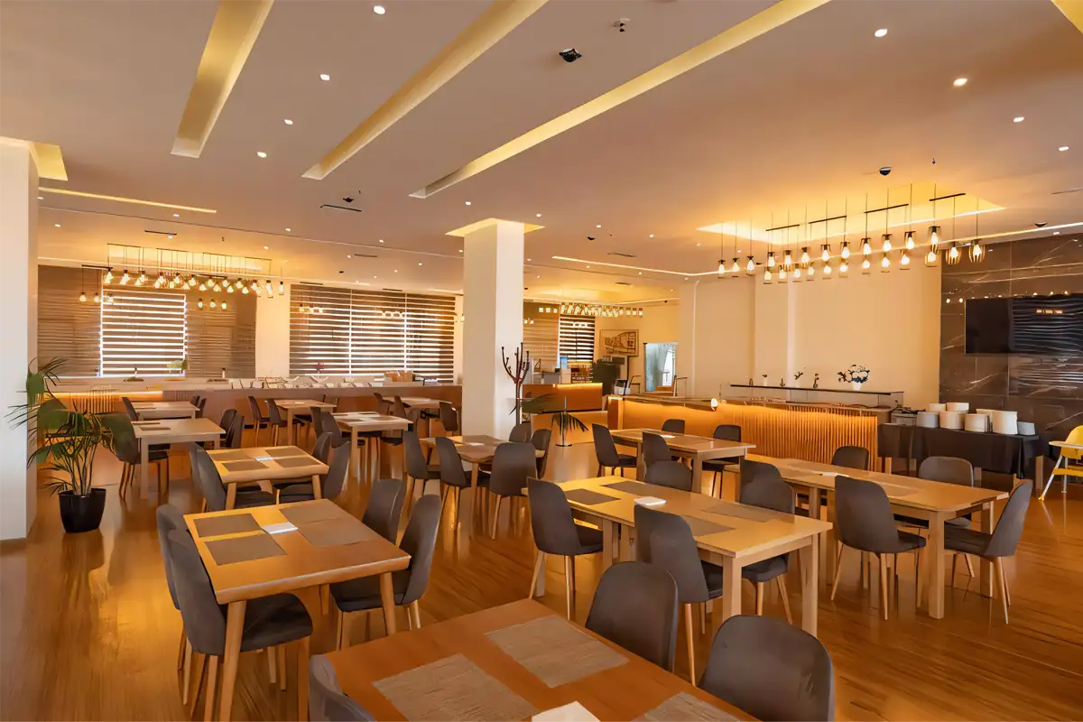 Elesio Hotel Golem