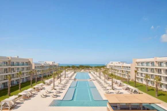 Ben je op zoek naar de ultieme all inclusive vakantie Albanie? Het Melia Durres resort is het meest hoog gewaardeerde, luxe en modern all inclusive hotel van het land.